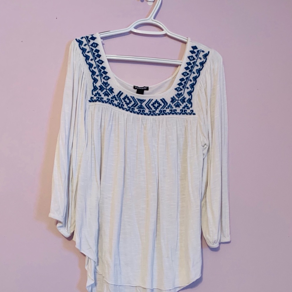 Jersey peasant top.  3/4 sleeves.  Women’s